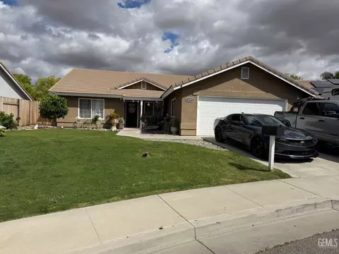 Exterior - 604 Westover Ave, Taft, CA 93268 photo 2 of 5