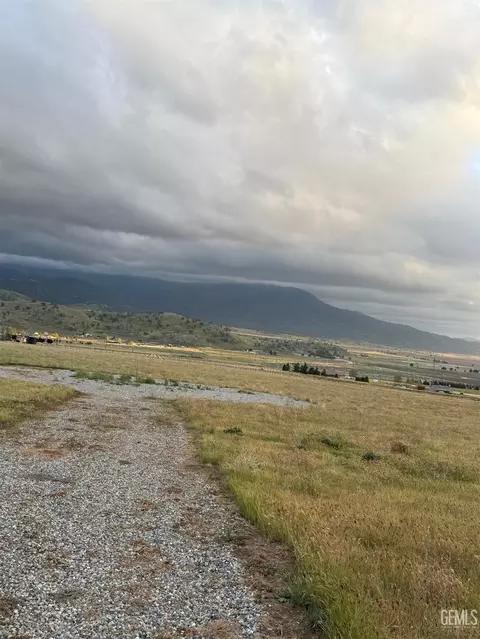 24668 Roost Ave, Tehachapi, CA 93561 photo 6