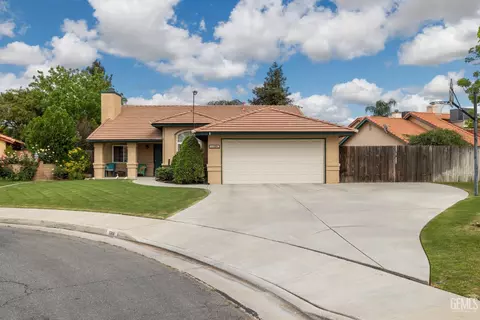 5508 Glacier Ct, Bakersfield, CA 93313