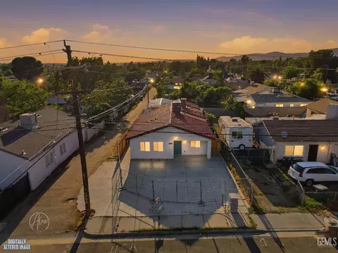 2324 N Kern St, Bakersfield, CA 93305