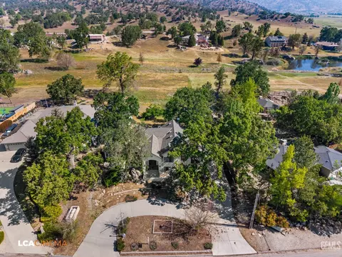 View/Area - 28751 Gleneagle Ct, Tehachapi, CA 93561 photo 1 of 6