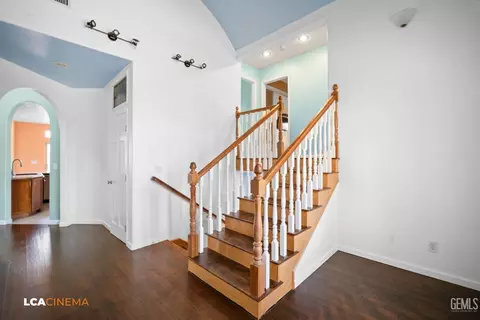 Entry Way - 28751 Gleneagle Ct, Tehachapi, CA 93561 photo 1 of 1
