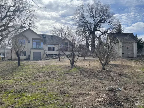 28751 Gleneagle Ct, Tehachapi, CA 93561