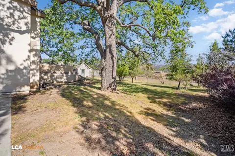 Exterior - 28751 Gleneagle Ct, Tehachapi, CA 93561 photo 10 of 12