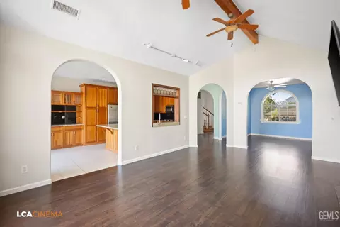Living - 28751 Gleneagle Ct, Tehachapi, CA 93561 photo 2 of 2