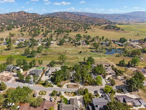 View/Area - 28751 Gleneagle Ct, Tehachapi, CA 93561 photo 5 of 6