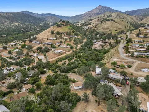 196 Adams Rd, Wofford Heights, CA 93285