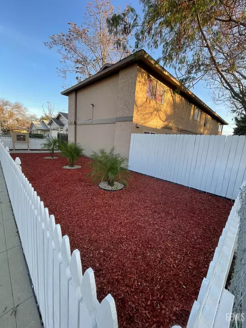 223 Monterey St, Bakersfield, CA 93305