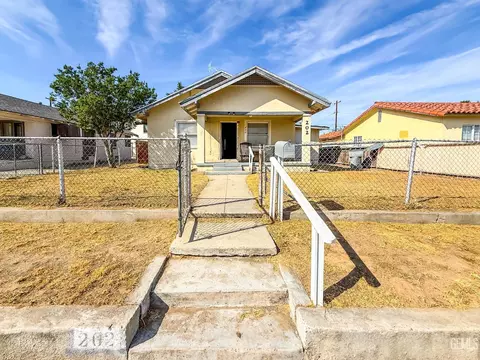 202 Moneta Ave, Bakersfield, CA 93308