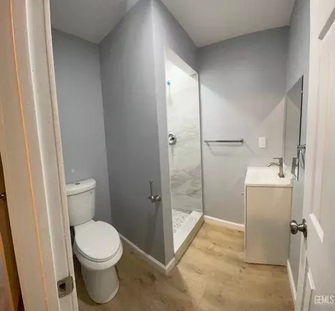 Other - 131 Center St, Taft, CA 93268 photo 2 of 3