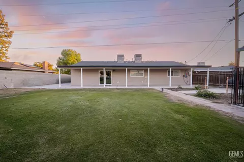 Exterior - 10512 Dee Dee Ave, Bakersfield, CA 93312 photo 5 of 5