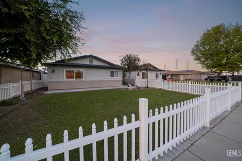 Exterior - 10512 Dee Dee Ave, Bakersfield, CA 93312 photo 1 of 5