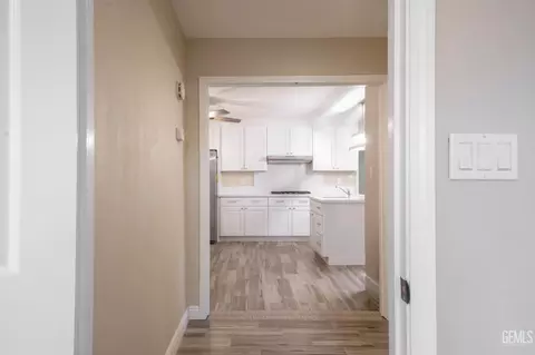 Entry Way - 10512 Dee Dee Ave, Bakersfield, CA 93312 photo 3 of 5