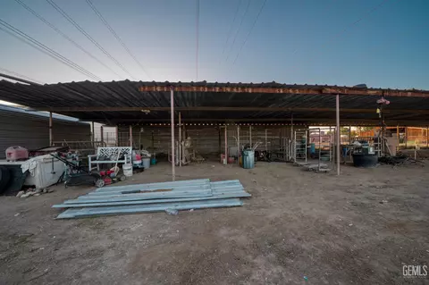 Exterior - 10512 Dee Dee Ave, Bakersfield, CA 93312 photo 3 of 5