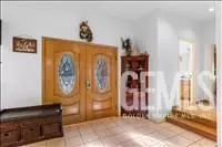 Entry Way - 29400 Stallion Springs Dr, Tehachapi, CA 93561 photo 3 of 7