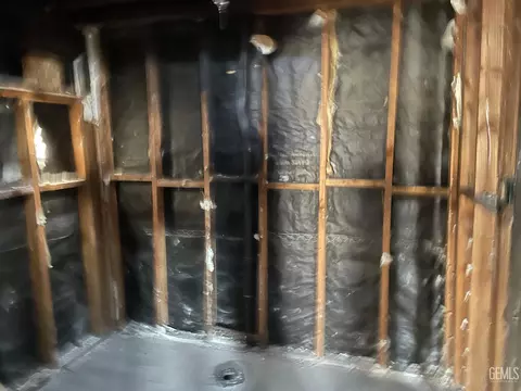 Bath - 910 S Baker St, Bakersfield, CA 93307 photo 1 of 1