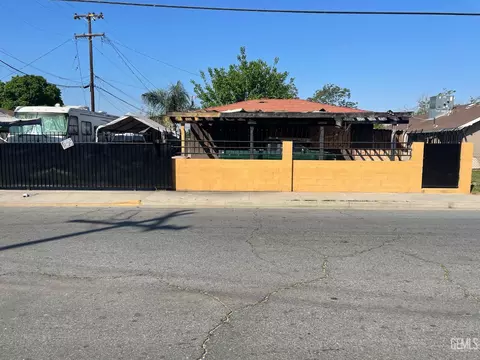 910 S Baker St, Bakersfield, CA 93307