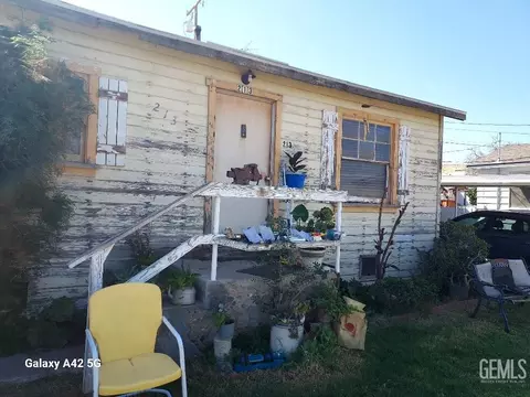 213 F St, Taft, CA 93268