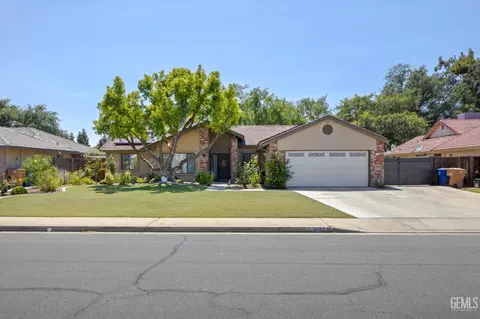 3105 Whisper Oak Way, Bakersfield, CA 93311