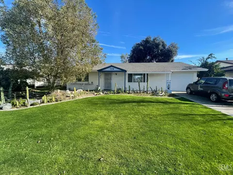 708 Cherry Hills Dr, Bakersfield, CA 93309