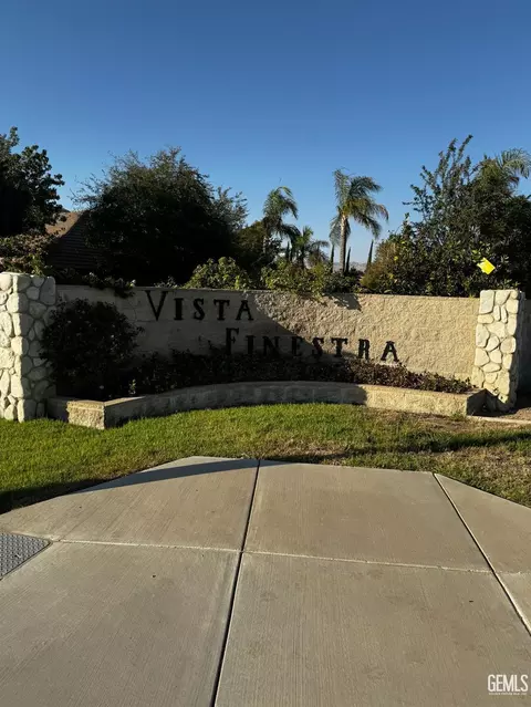 12103 Vista Montana Dr, Bakersfield, CA 93306