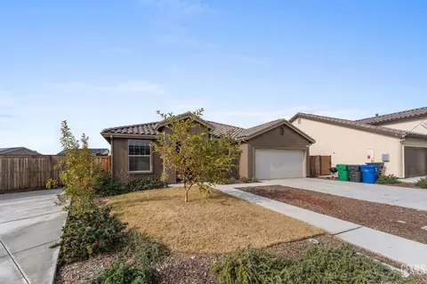 Exterior - 3415 Falling Brook Ln, Shafter, CA 93263 photo 3 of 6