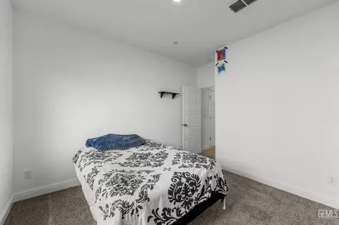 Bedroom - 3415 Falling Brook Ln, Shafter, CA 93263 photo 4 of 6