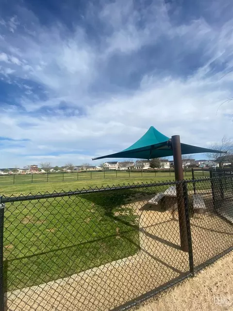 Exterior - 3415 Falling Brook Ln, Shafter, CA 93263 photo 6 of 6
