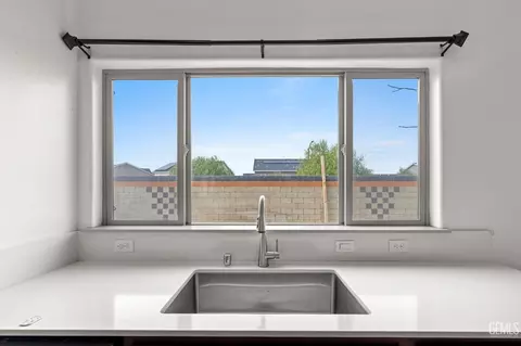 Kitchen - 3415 Falling Brook Ln, Shafter, CA 93263 photo 3 of 3