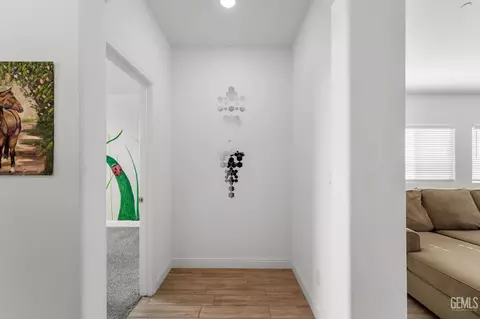 Entry Way - 3415 Falling Brook Ln, Shafter, CA 93263 photo 8 of 8
