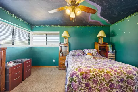 Bedroom - 21601 Hidden Canyon Dr, Tehachapi, CA 93561 photo 4 of 8