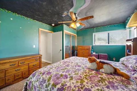 Bedroom - 21601 Hidden Canyon Dr, Tehachapi, CA 93561 photo 2 of 8