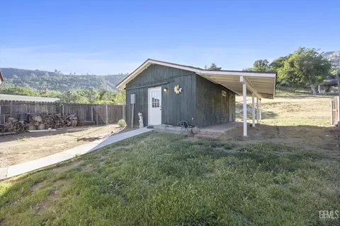 Exterior - 21601 Hidden Canyon Dr, Tehachapi, CA 93561 photo 12 of 16