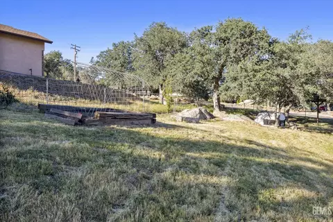 Exterior - 21601 Hidden Canyon Dr, Tehachapi, CA 93561 photo 15 of 16