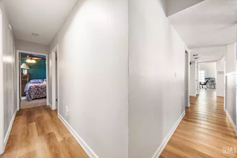 Entry Way - 21601 Hidden Canyon Dr, Tehachapi, CA 93561 photo 6 of 7