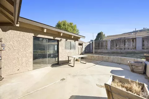 Exterior - 21601 Hidden Canyon Dr, Tehachapi, CA 93561 photo 4 of 16