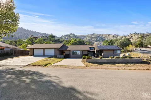 Exterior - 21601 Hidden Canyon Dr, Tehachapi, CA 93561 photo 2 of 16