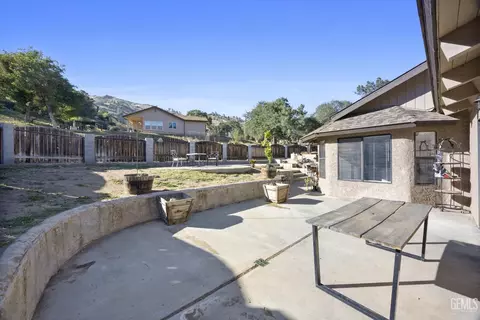 Exterior - 21601 Hidden Canyon Dr, Tehachapi, CA 93561 photo 7 of 16