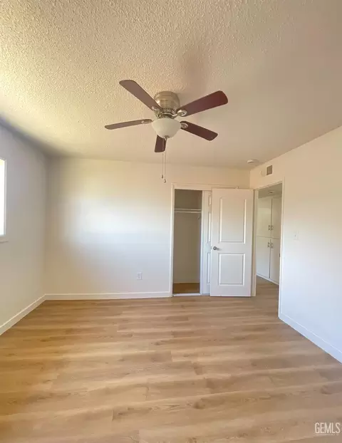 Bedroom - 217 Bartlett St, Tehachapi, CA 93561 photo 2 of 3