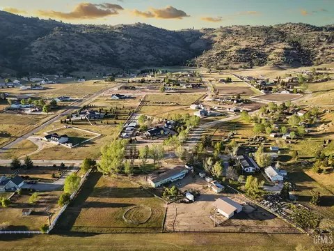 View/Area - 27400 Harness Dr, Tehachapi, CA 93561 photo 6 of 6