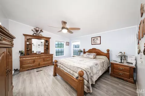 Bedroom - 27400 Harness Dr, Tehachapi, CA 93561 photo 1 of 2