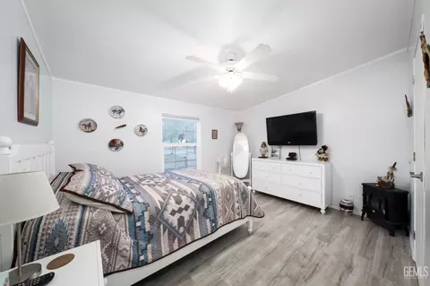 Bedroom - 27400 Harness Dr, Tehachapi, CA 93561 photo 2 of 2