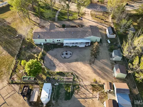 View/Area - 27400 Harness Dr, Tehachapi, CA 93561 photo 4 of 6