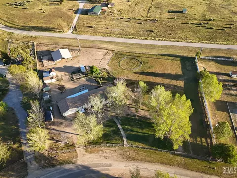 View/Area - 27400 Harness Dr, Tehachapi, CA 93561 photo 2 of 6