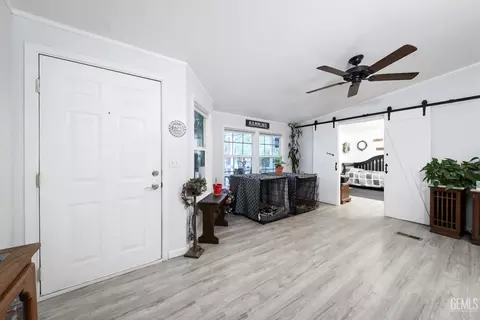 Entry Way - 27400 Harness Dr, Tehachapi, CA 93561 photo 1 of 1