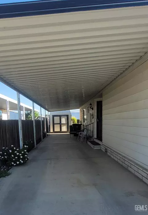 4304 Sabal Ct, Bakersfield, CA 93301 photo 2