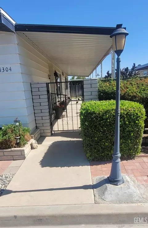 4304 Sabal Ct, Bakersfield, CA 93301 photo 4