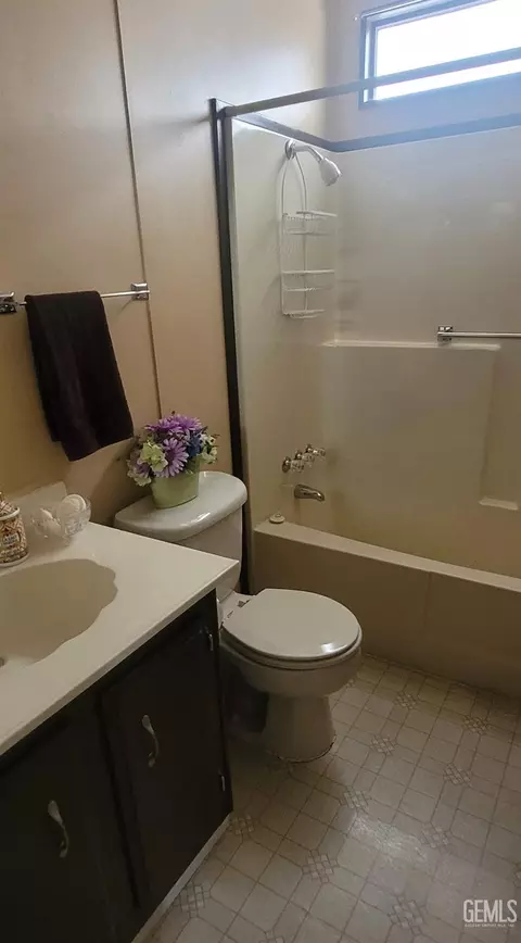 4304 Sabal Ct, Bakersfield, CA 93301 photo 10