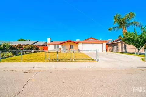 114 Sowerby Village Ln, Bakersfield, CA 93307