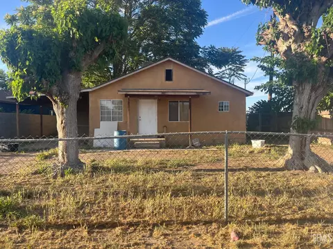Exterior - 30348 Riverside St, Shafter, CA 93263 photo 1 of 6